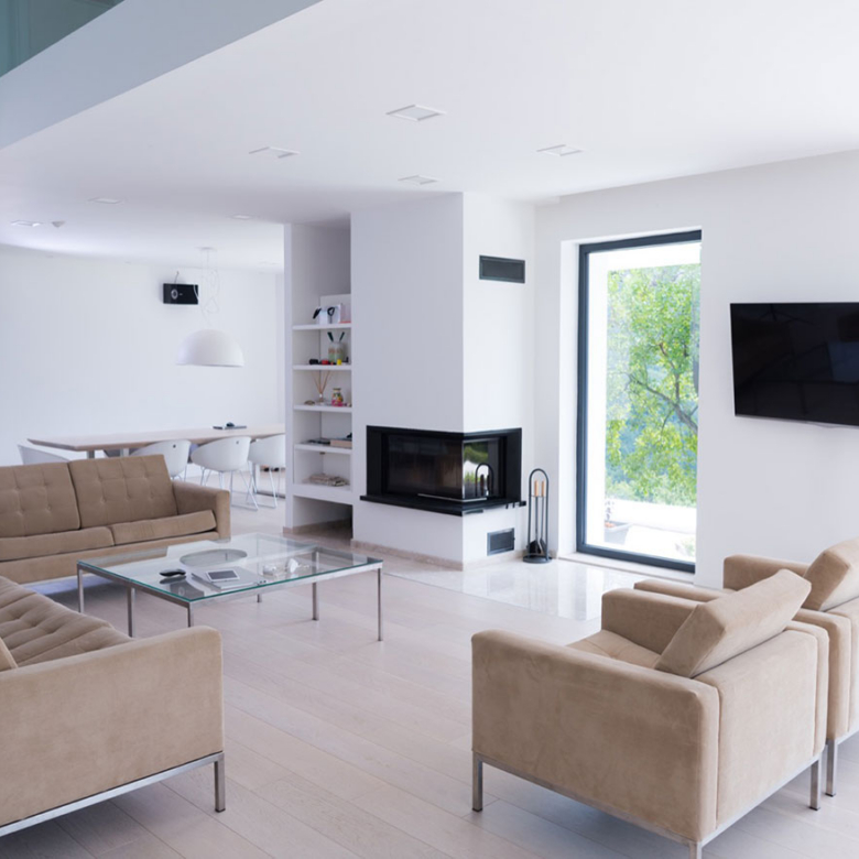 Light and modern apartment