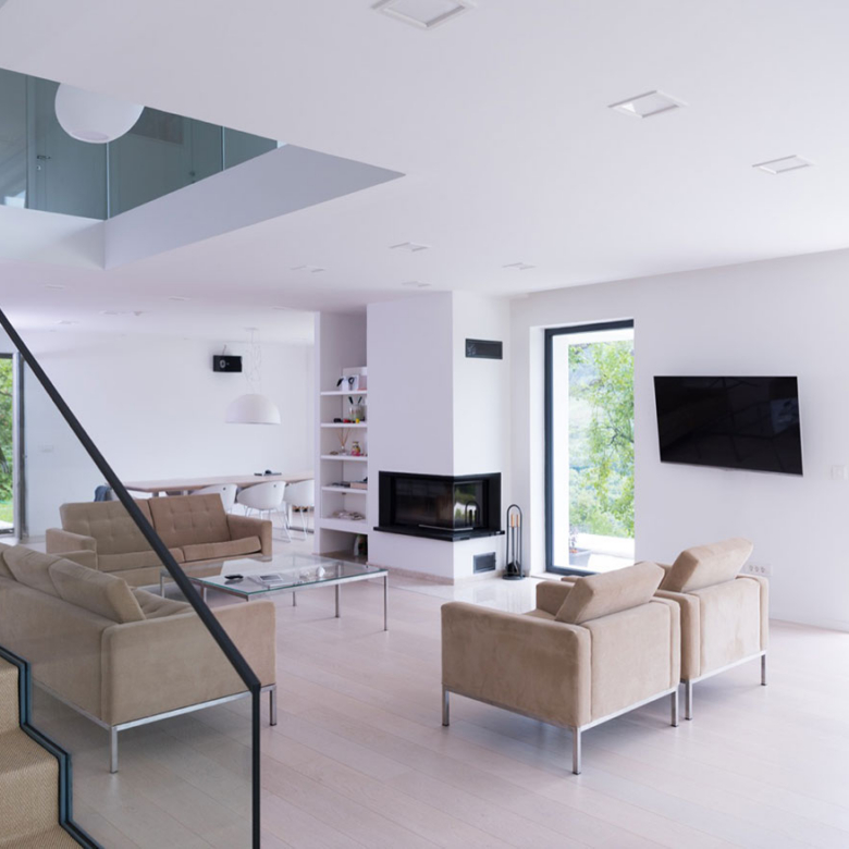 Light and modern apartment